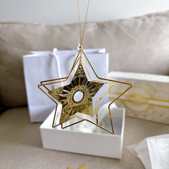 BRAND NEW DIOR CHRISTMAS STAR WITH FULL PACKAGING - Picture 1 of 12